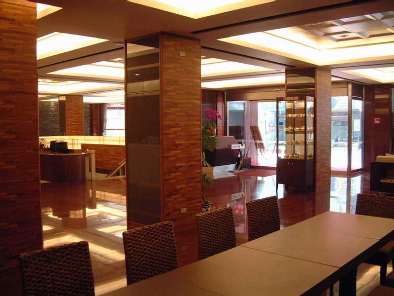 The Premier Hotel Tainan Exterior photo